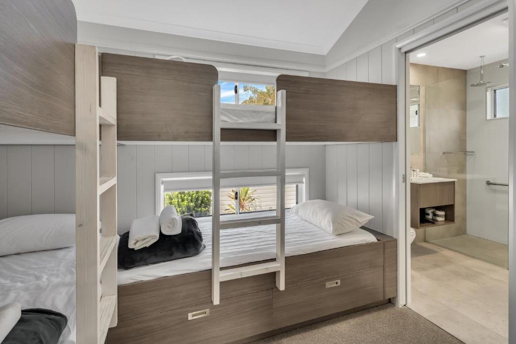 Bottlebrush Cabin (2BR)