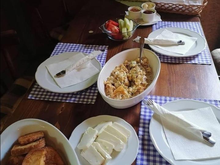 B&B Lakis&Takis - 5