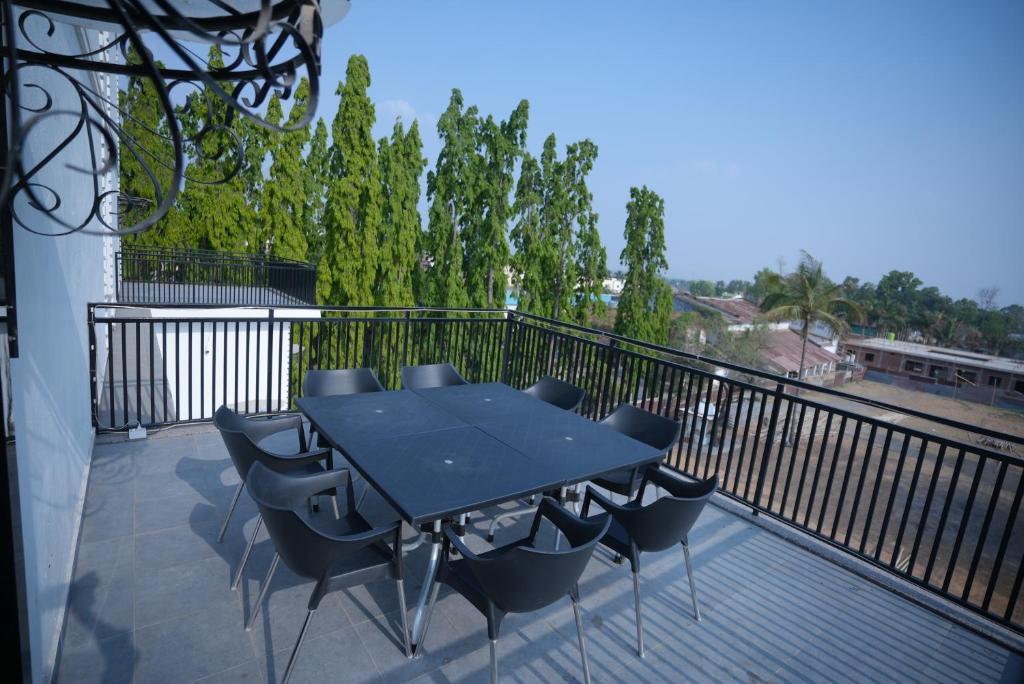 Hotel Makhan Vihar photo