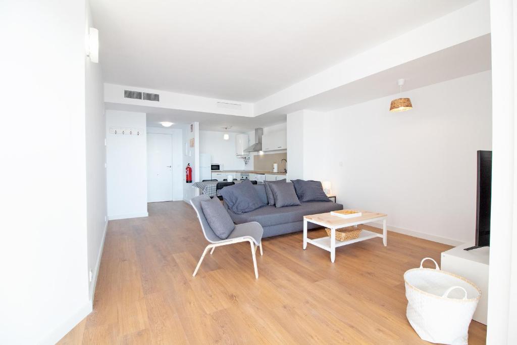 Global Vacacional, Moderno apartamento con terraza y vistas al mar - 4