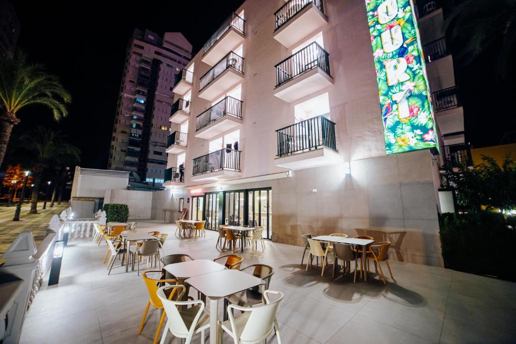 Apartamentos Palm Court — Hotel building in Benidorm, Valencian Community