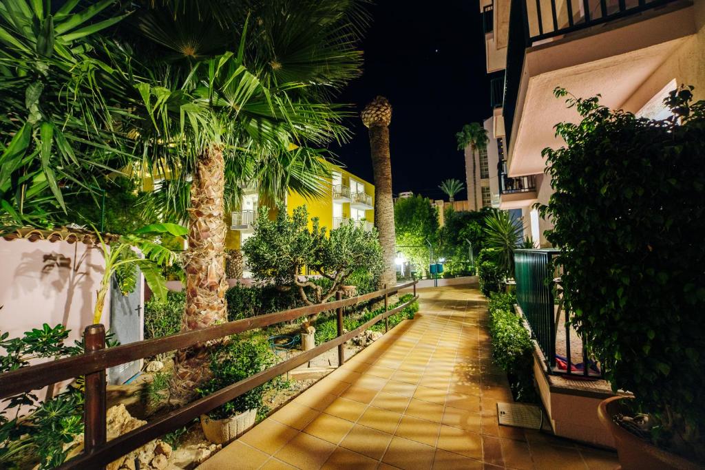 Apartamentos Palm Court — Hotel building in Benidorm, Valencian Community