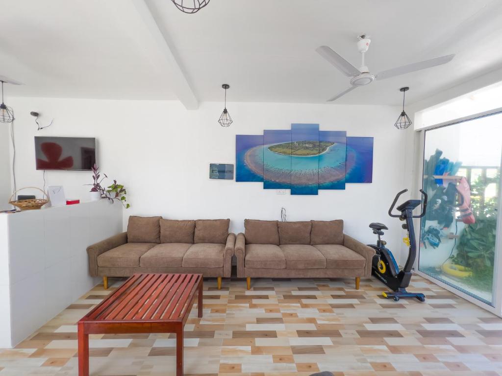 Summer inn Thoddoo photo