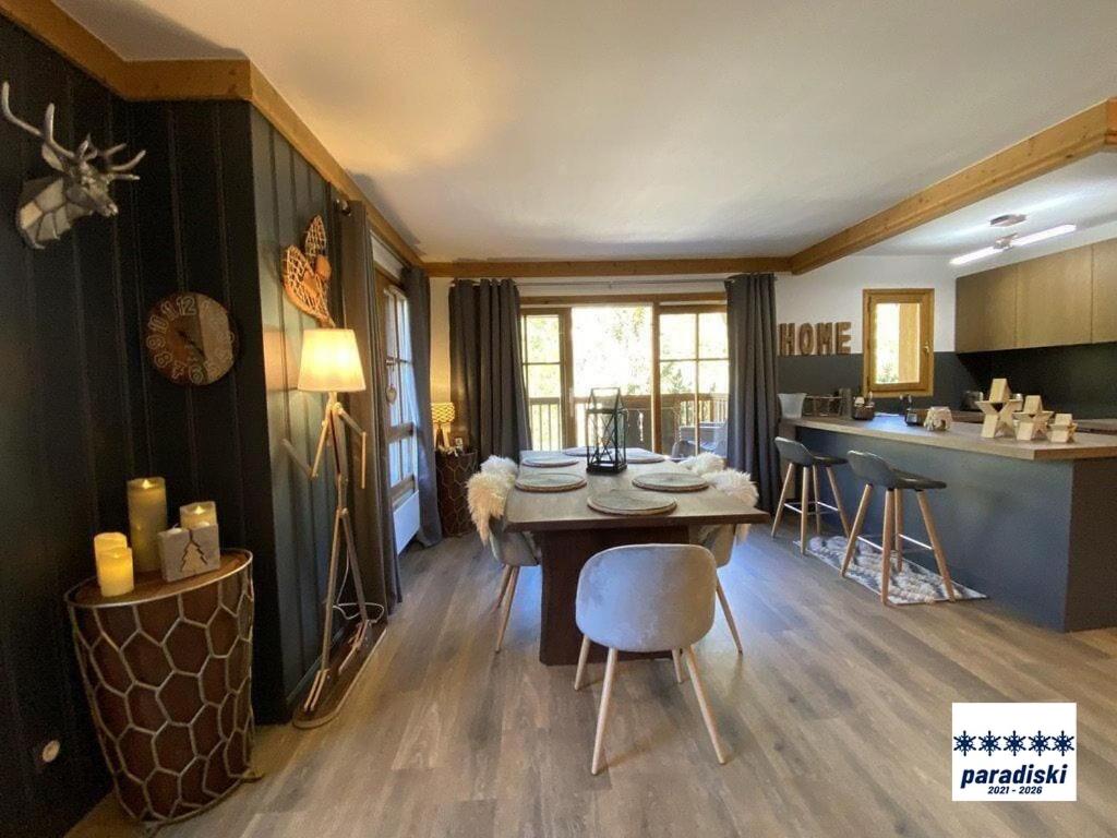 Stylish ski-in ski-out 3 bed apartment, Arc 1950 - 2