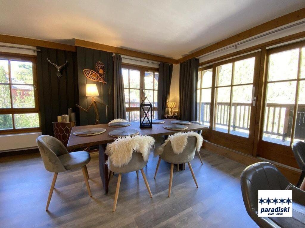 Stylish ski-in ski-out 3 bed apartment, Arc 1950 - 1