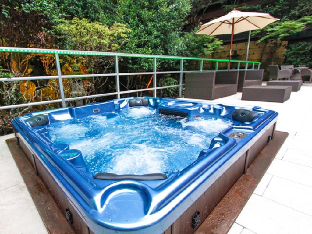 Hot tub