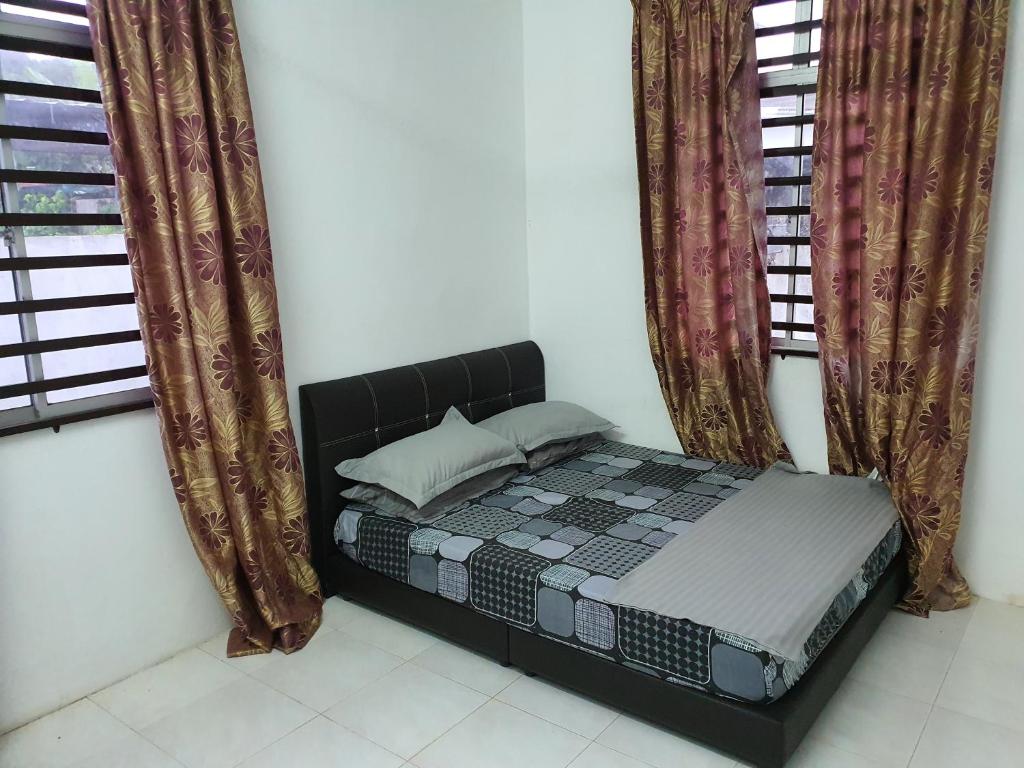 Rumah Banglow Setingkat, 3 Bilik photo