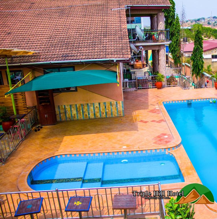 Triple Hill Hotel photo