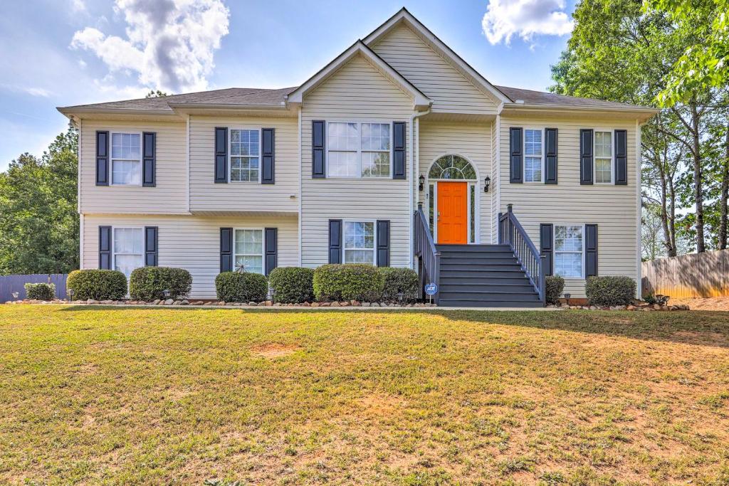 Charming Covington Home with Fire Pit and Game Room!, Covington