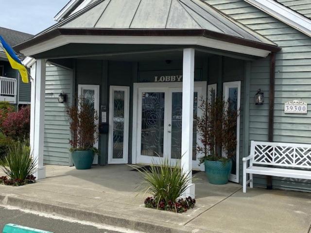 Hotel Breakers photo