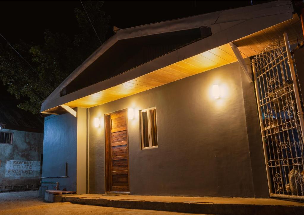 B&amp;B Backpackers — Hotel in Palawan
