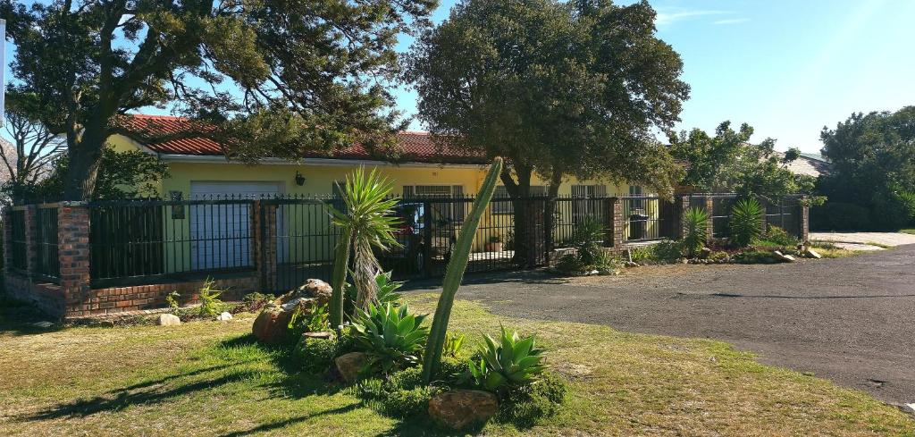 Riverside Villa, Gordonʼs Bay