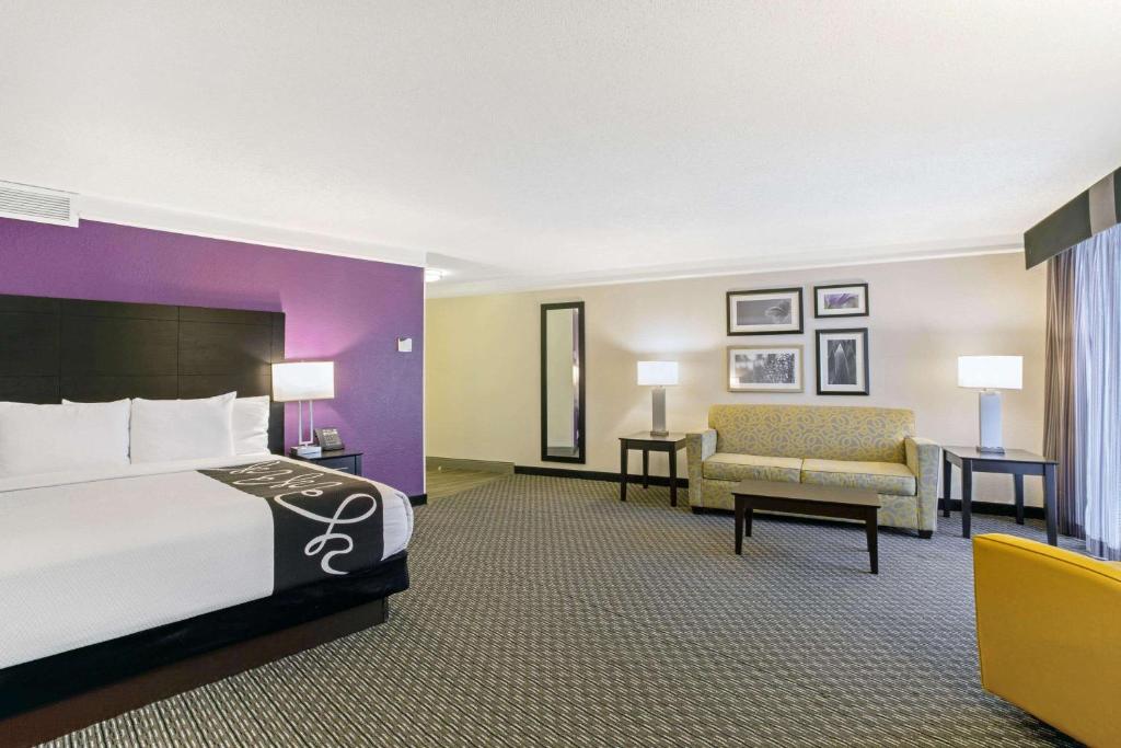 La Quinta Inn & Suites by Wyndham Boston-Andover