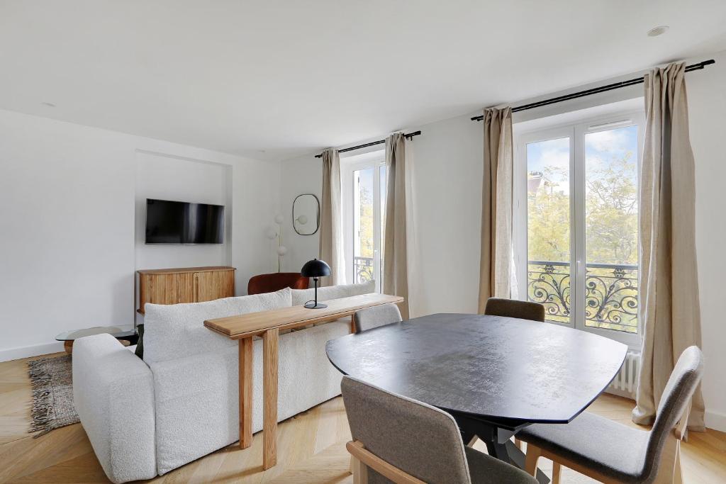 Pick A Flat's Apartment on Place du Tertre - 3