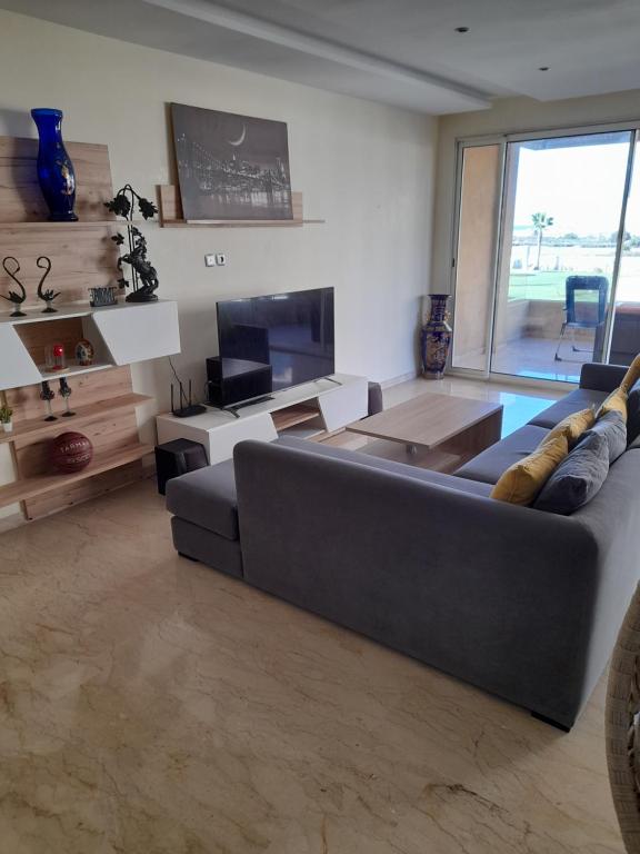 Appartement en bord de mer avec 4 piscines, Appartement Bouznika