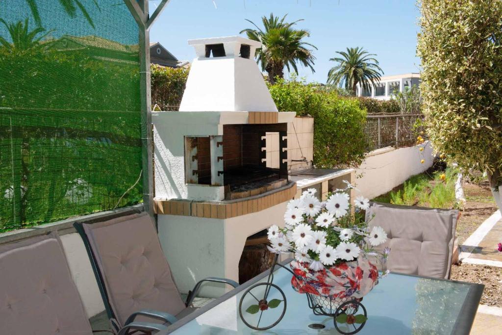 Lollas Studio 1 Acharavi Corfu 전경