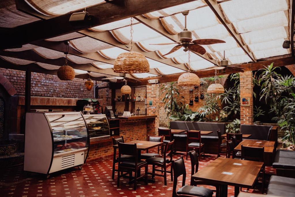 Restaurant, Hotel Dunn Inn in San Jose