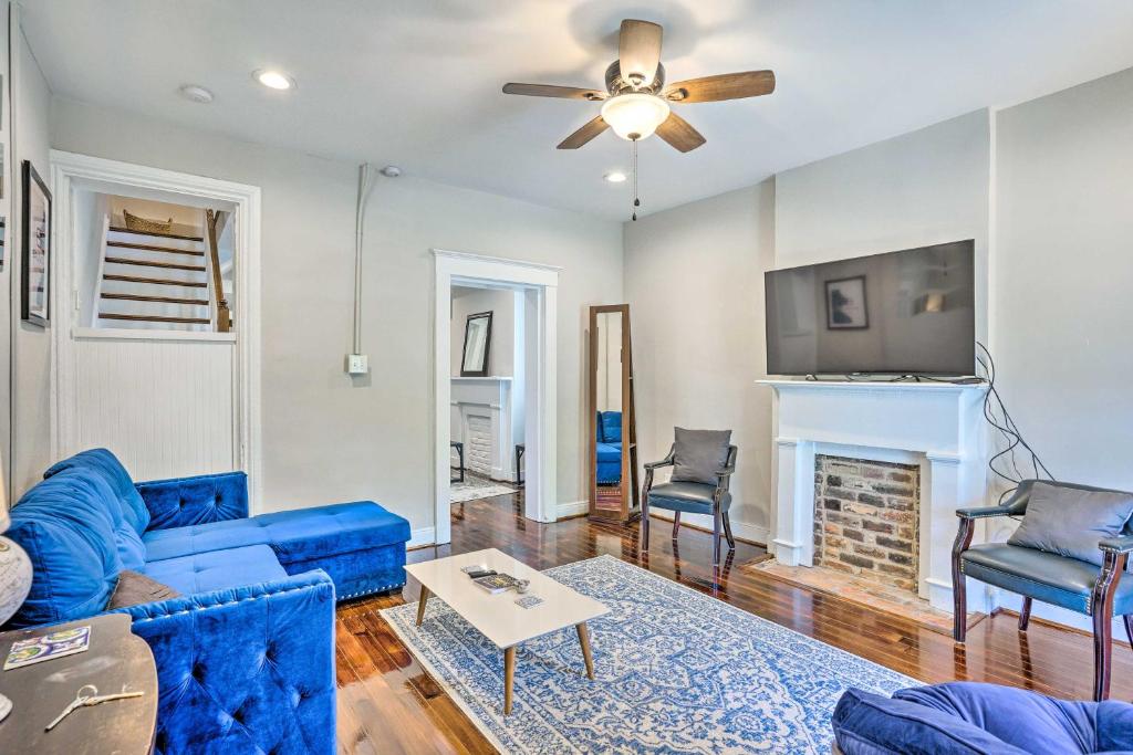 Renovated Townhome with Putting Green and Patio!