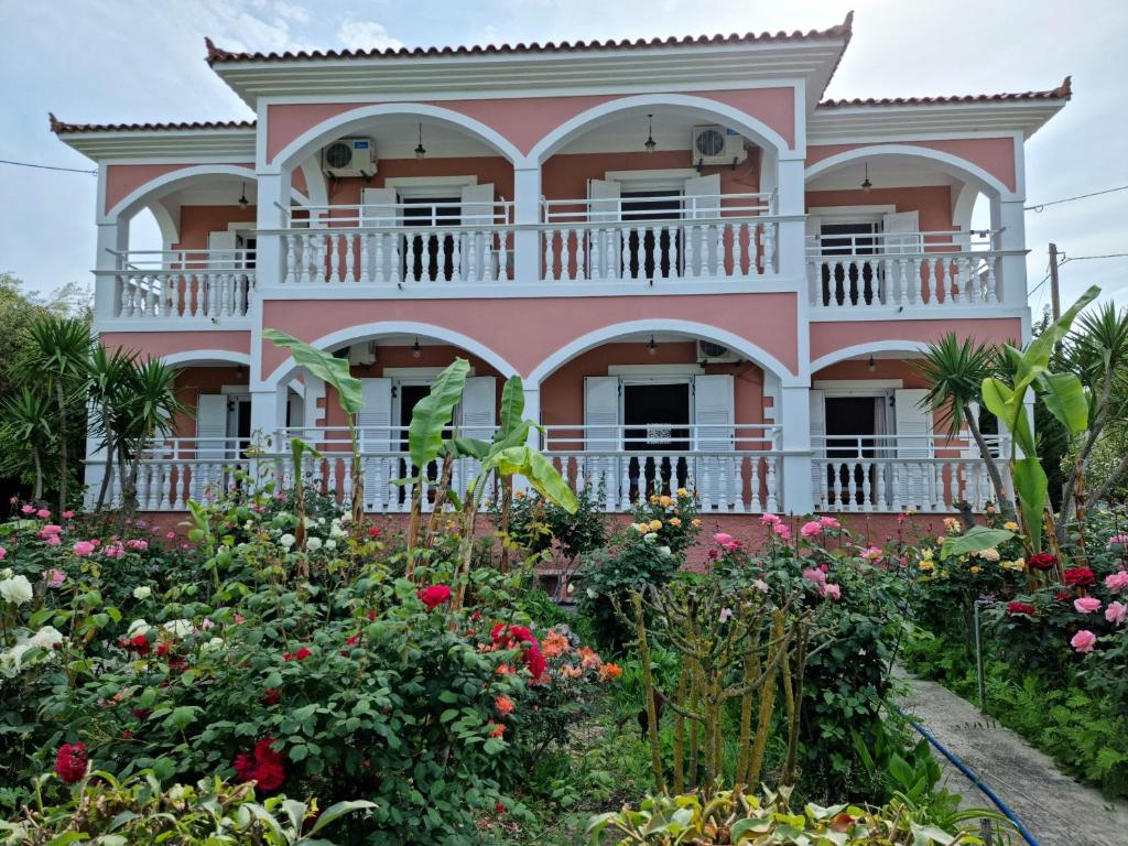 George &amp; Sofia Studios — Hotel in Zakynthos Island