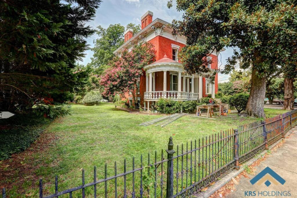 Experience The Lincoln Home
