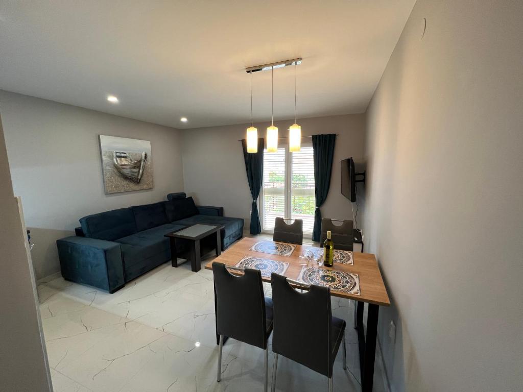 Bella Dalmatia, Srima