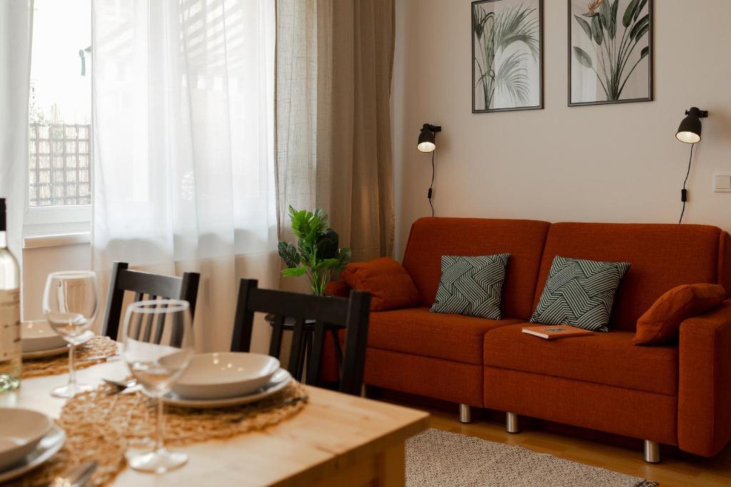 Fresh Apartment with Terrace + Free Parking - 3