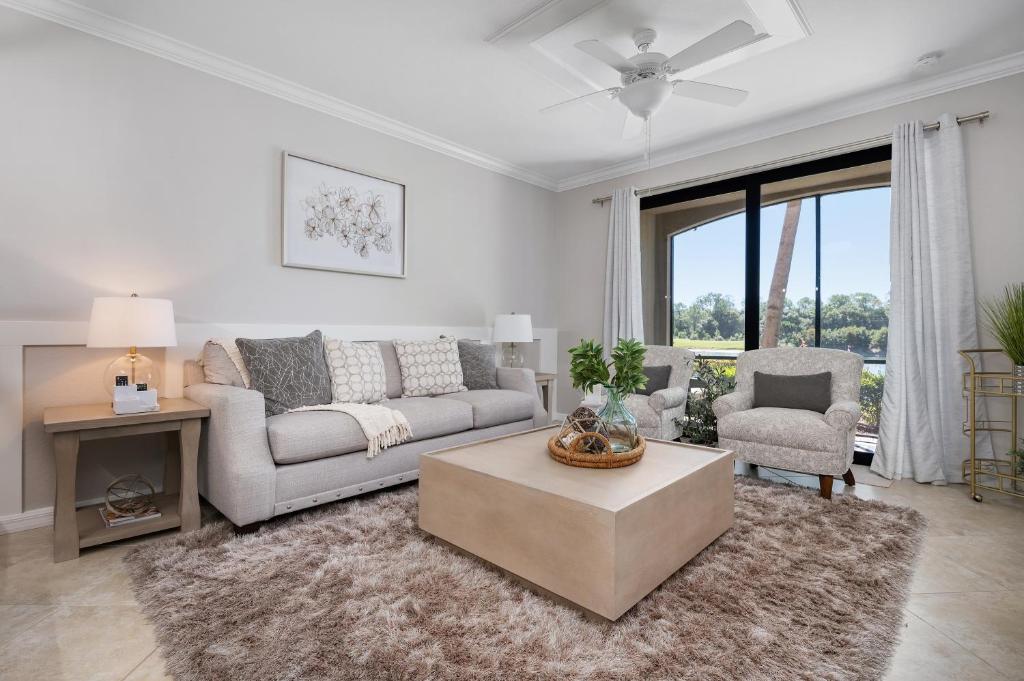 Golf Course Views 2 Bedroom Condo Located in Lakewood National Golf & Country Club condo