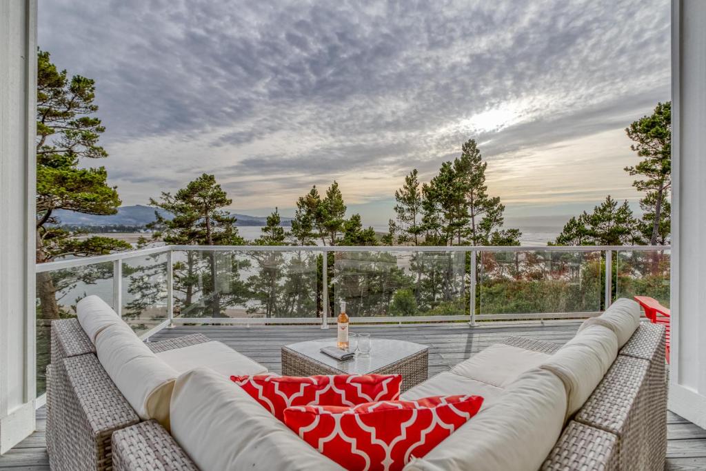 Panoramic Point, Lincoln City