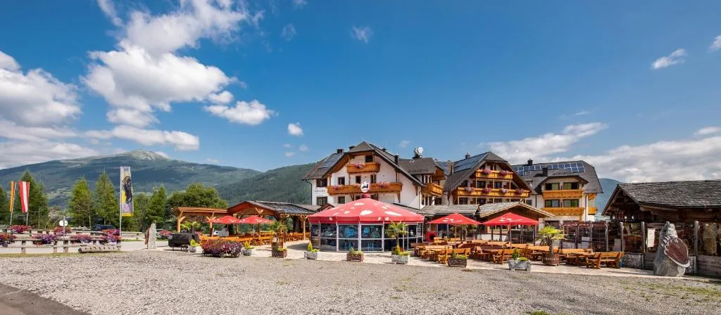 Grizzly Sport & Motorrad Resort, hotel in Sankt Margarethen im Lungau