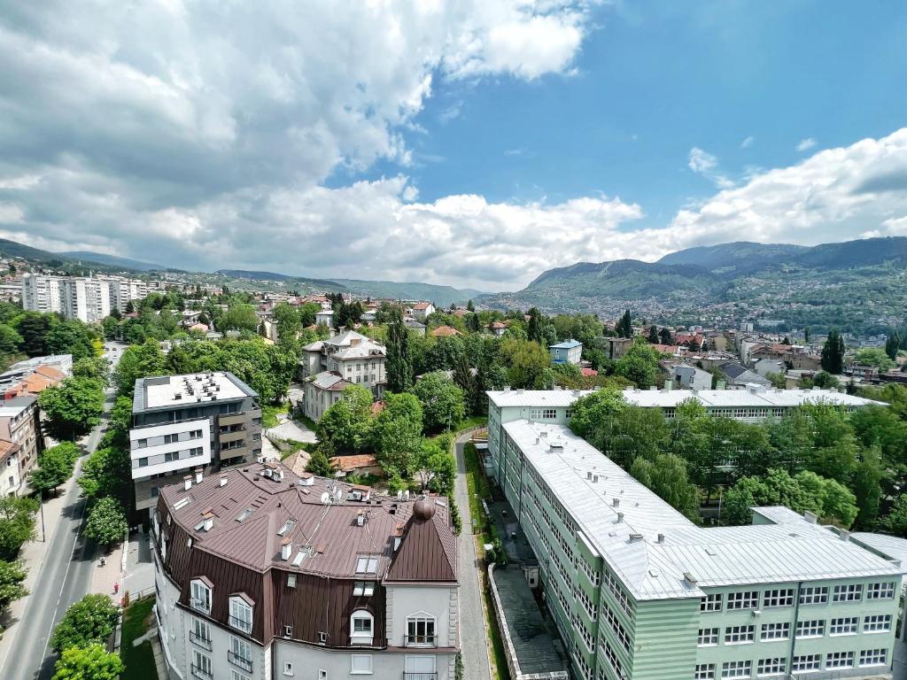 2 bedroom Penthouse in city center, free parking - 2