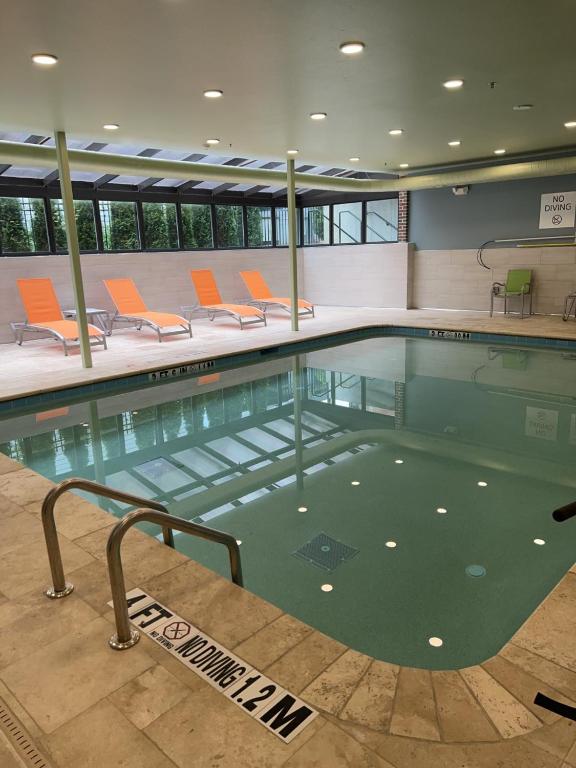 Holiday Inn Express and Suites Dahlonega - University Area photo