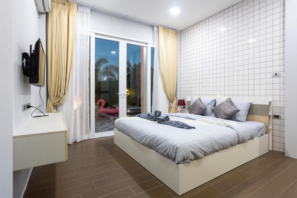 Cushy Cushy Villa photo