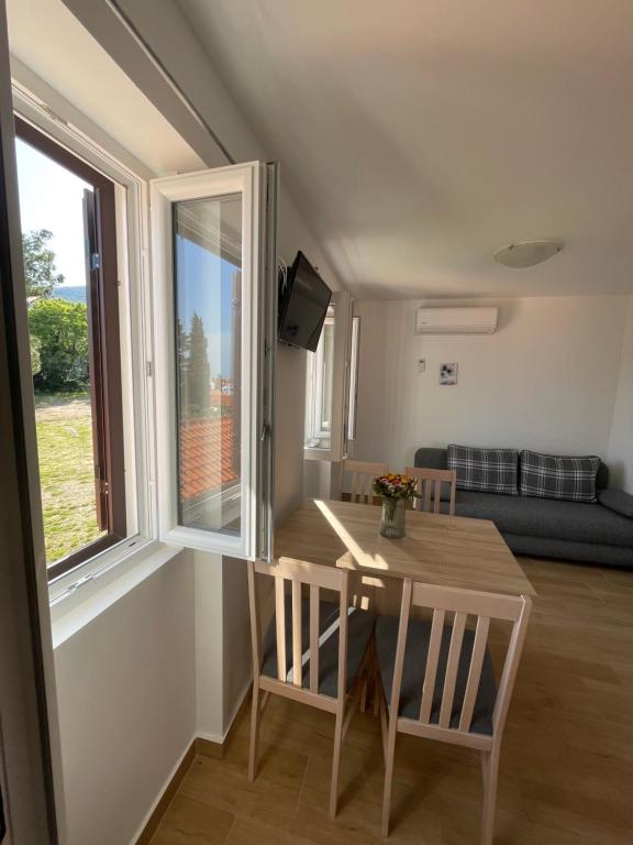 EUCALYPTUS, Nerezine