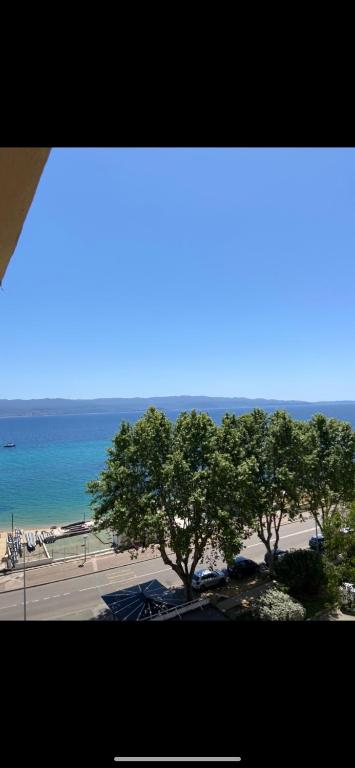 Ajaccio magnifique T2 40m2 centre ville vue mer au bord de la plage neuf 5 personnes Clim wifi balcon parking privé fermé - 5