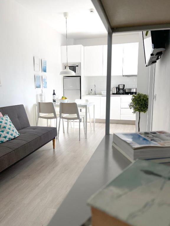 Bright Modern 1 bedroom Apartment 10mins from Las Canteras Beach - 3