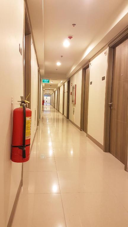 StayInMyCondo - 30th Floor SMDC Coast Residence with Pool near Airport MOA,CCP & PICC In Pasay photo