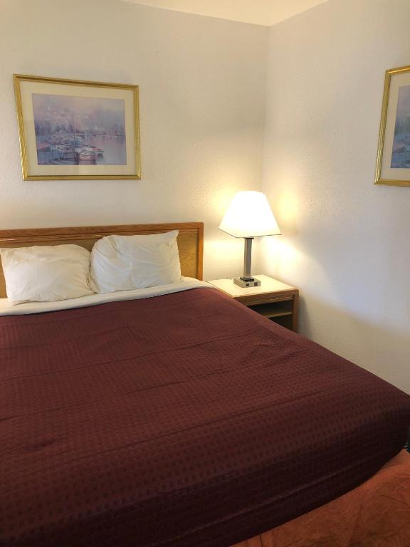 Four Winds Motel photo