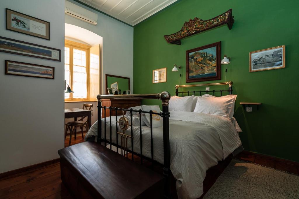 Rafalias Mansion photo