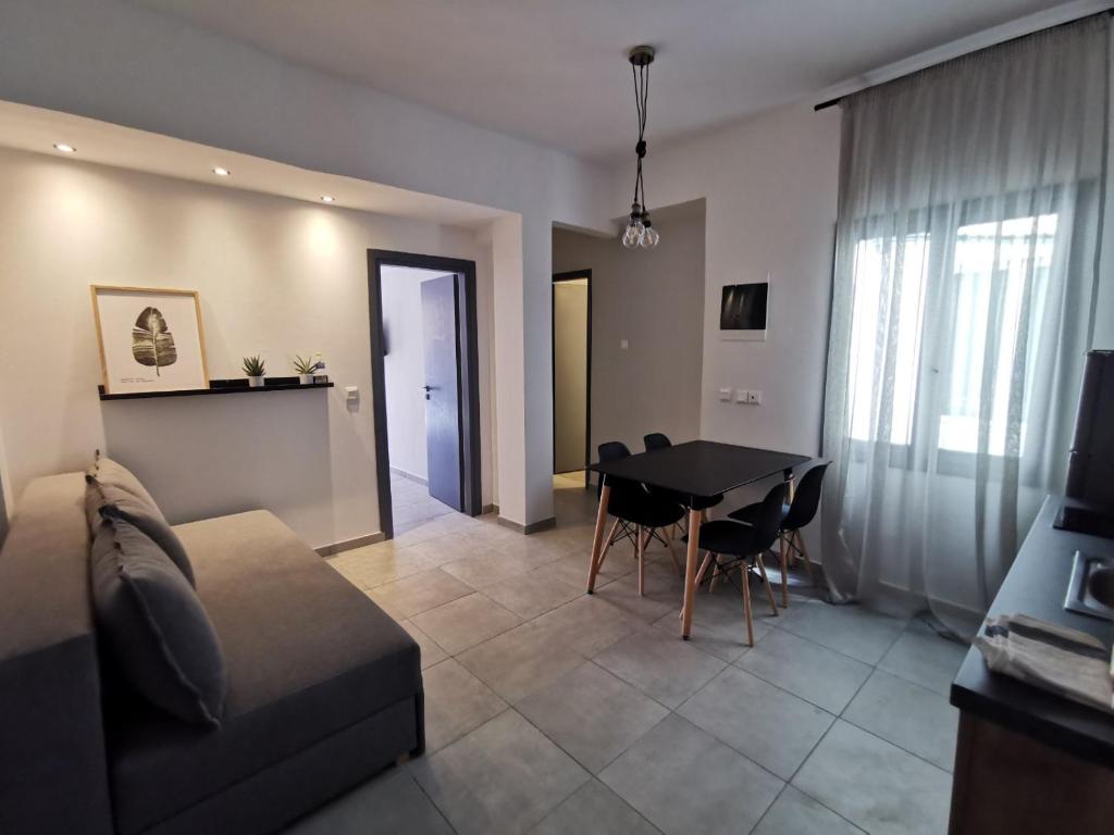 Amalthea, Mola Kalyva