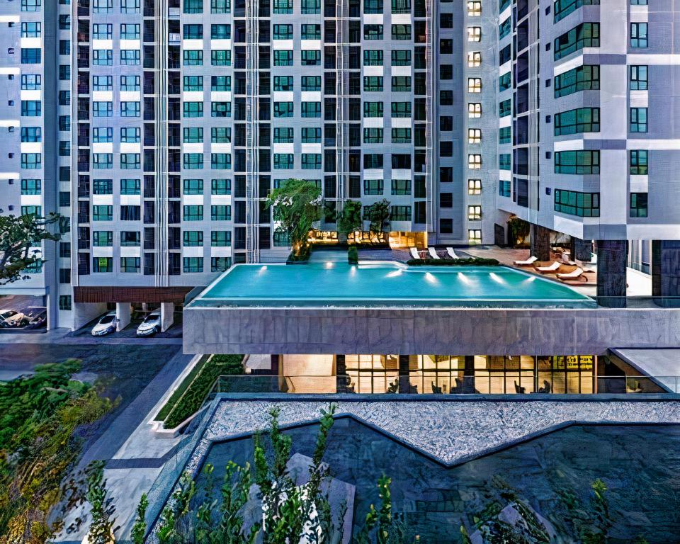 The Base Central Pattaya — Hotel in Pattaya