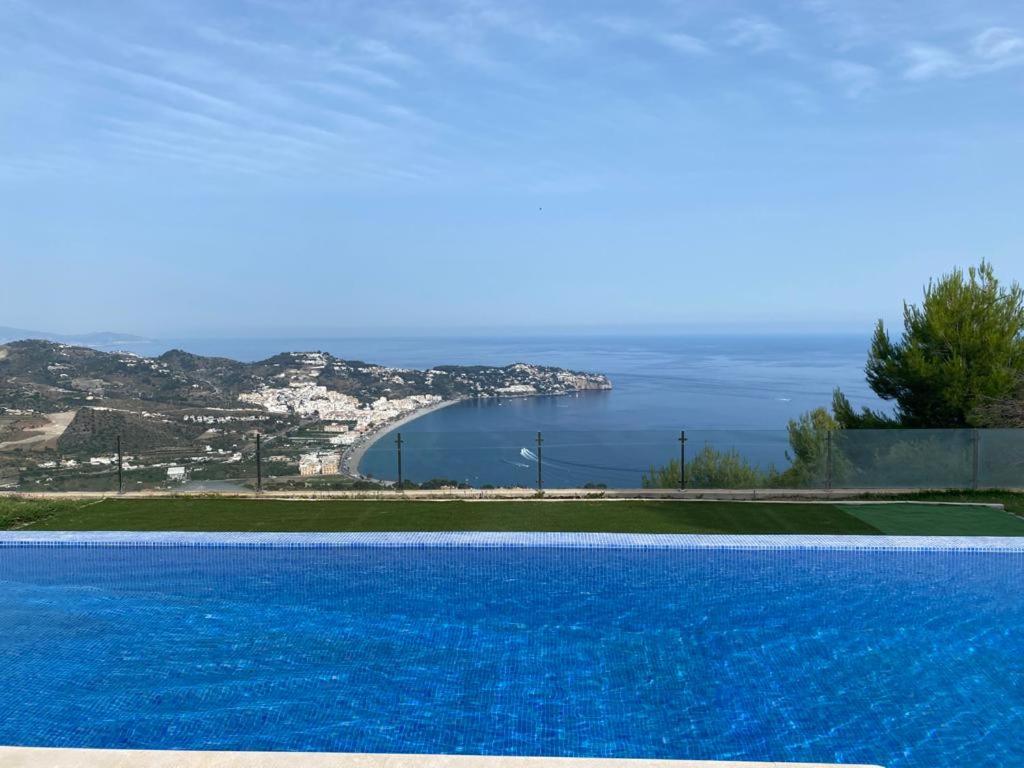 Half of the luxury villa with sea view and pool in natural park - 1