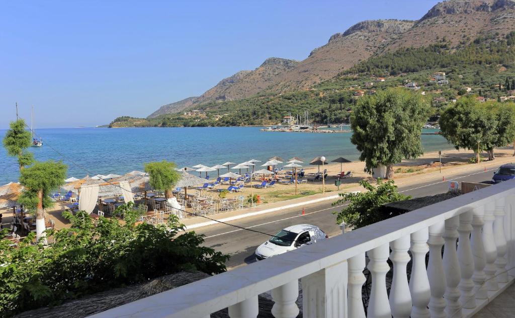 Chrispy Apartments, Sivota