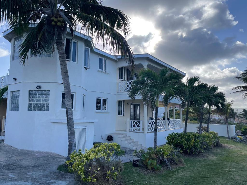 ‘JASPER’ Private Room with shared bathroom, Saint Philip