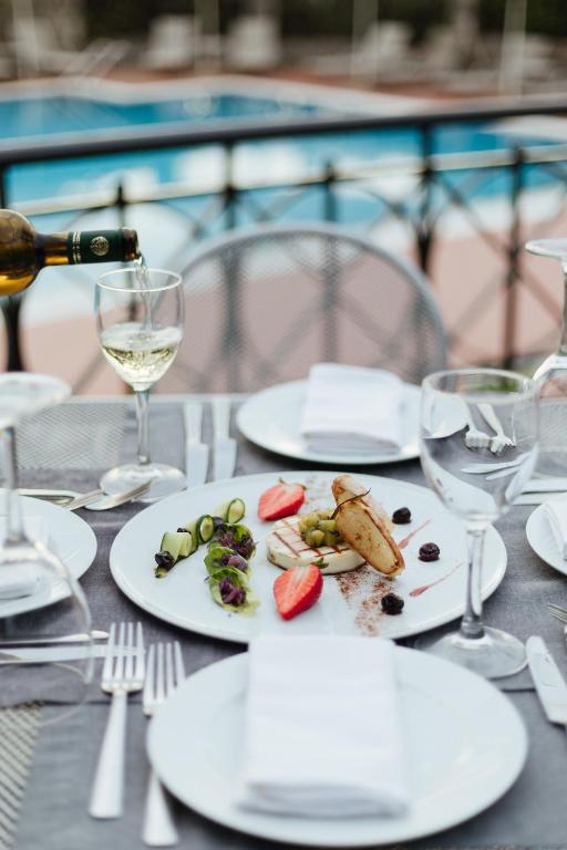 อาหารและเครื่องดื่ม