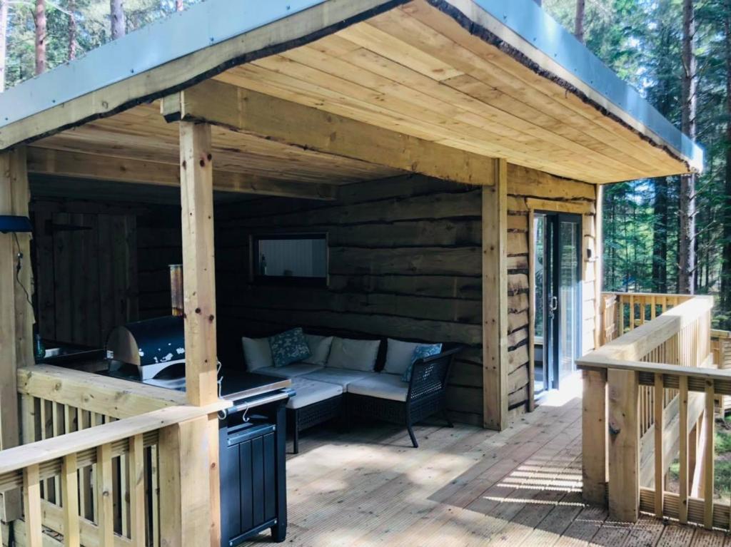 Remarkable 1-Bed Treehouse 10 mins from Inverness