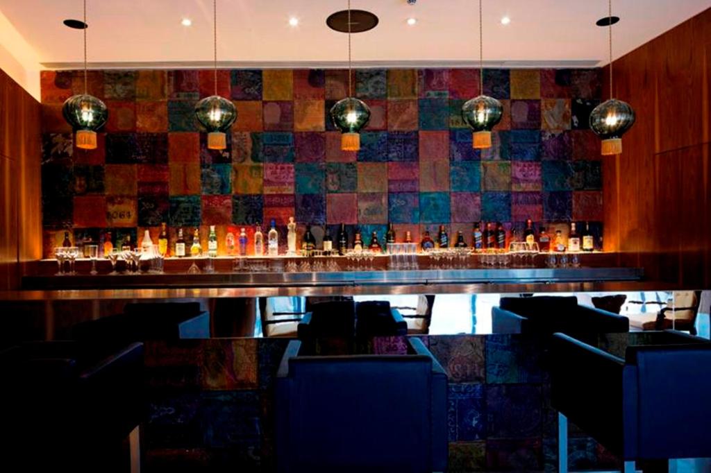 Bar/lounge