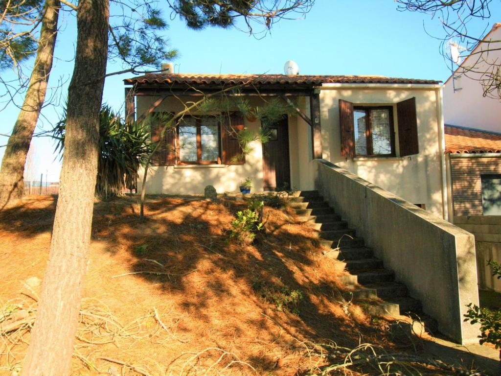 Maison boisée proche de la plage des Coraux, 2 chambres, terrasse, parking et jardin - FR-1-22-283 - 2
