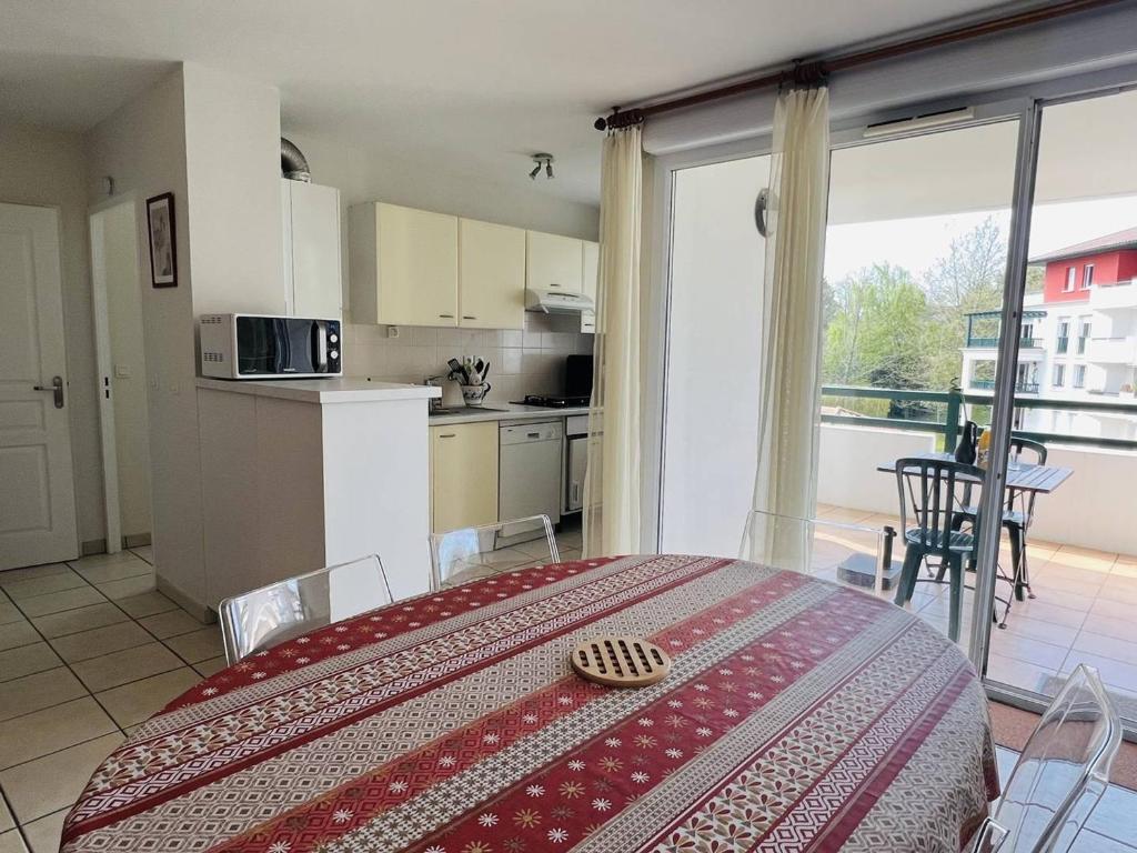 T2 à Cambo-les-Bains avec Accès Internet et Parking - 3