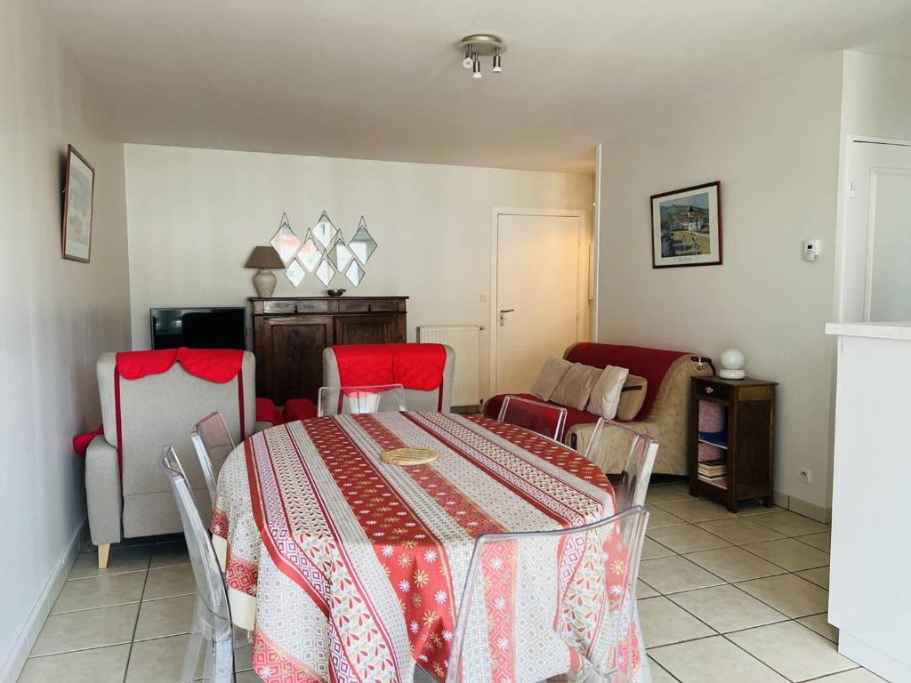 T2 à Cambo-les-Bains avec Accès Internet et Parking - 4
