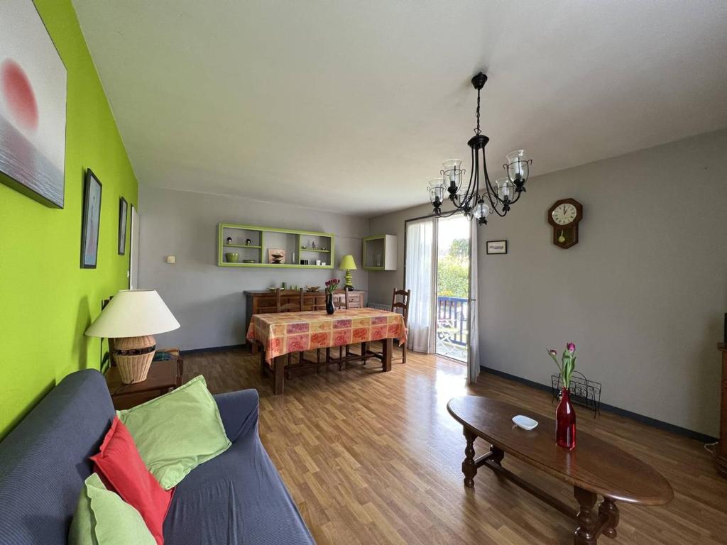 Appartement T3 à Cambo-les-Bains avec Wifi, Animaux Acceptés - 4 Couchages - 2